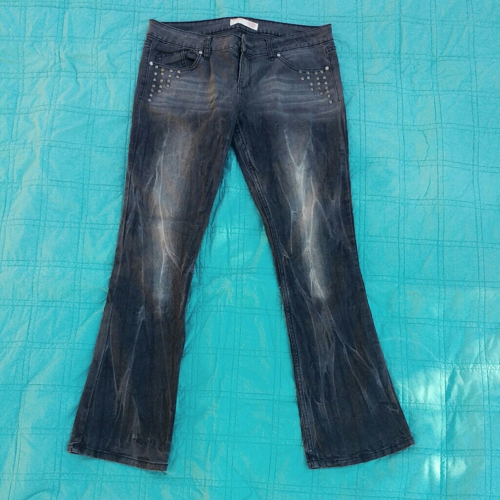 No boundries black denim rivet details