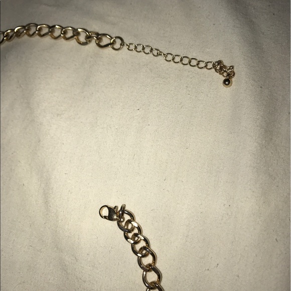 Flower necklace - Picture 2 of 3