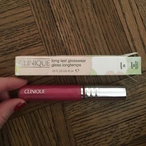 NWT Clinique kissyfit lipgloss