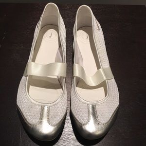 Nike ballet flats never used