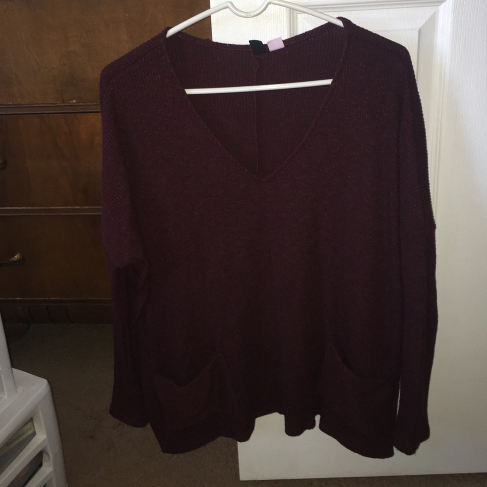 BDG V-Neck Sweater with pockets