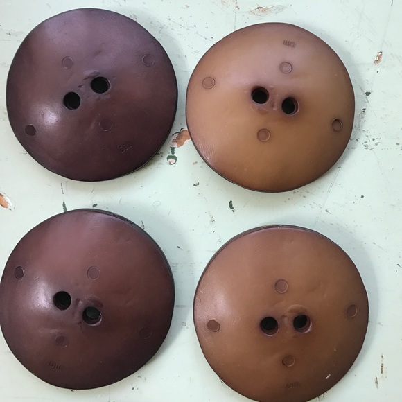 Large Buttons -8 - Picture 4 of 5