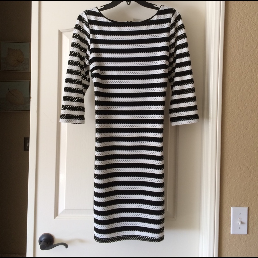 Black and white striped stretchy shift 👗 dress