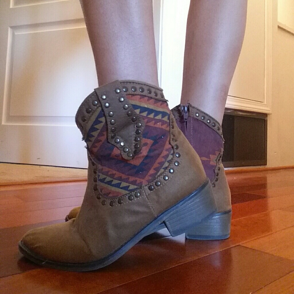 Earthin Cowboy Booties Tan