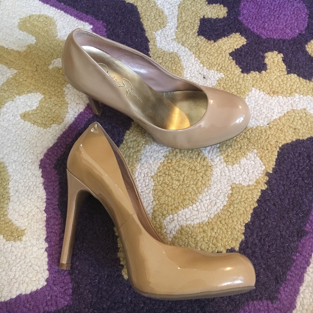 Jessica Simpson Nude Closed Toe Pumps