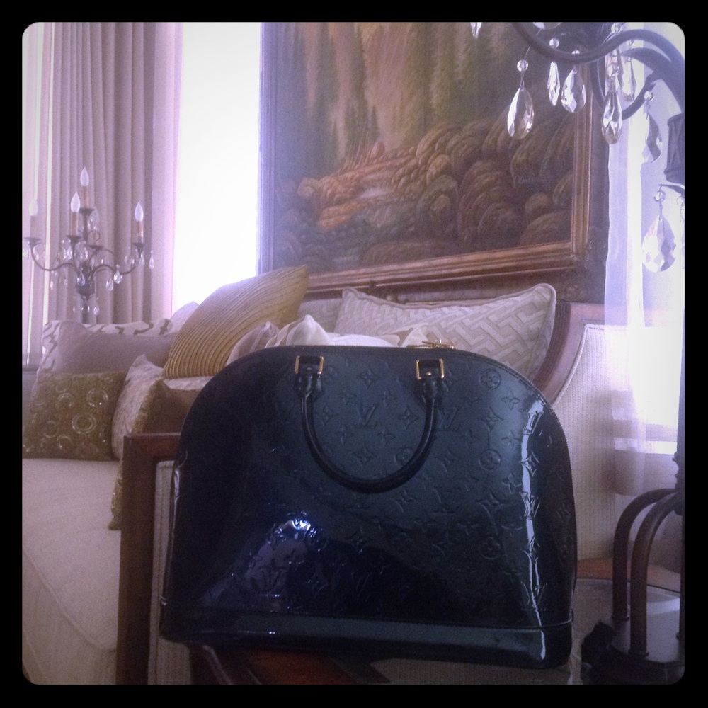 Louis Vuitton alma Gm in bleu nuit