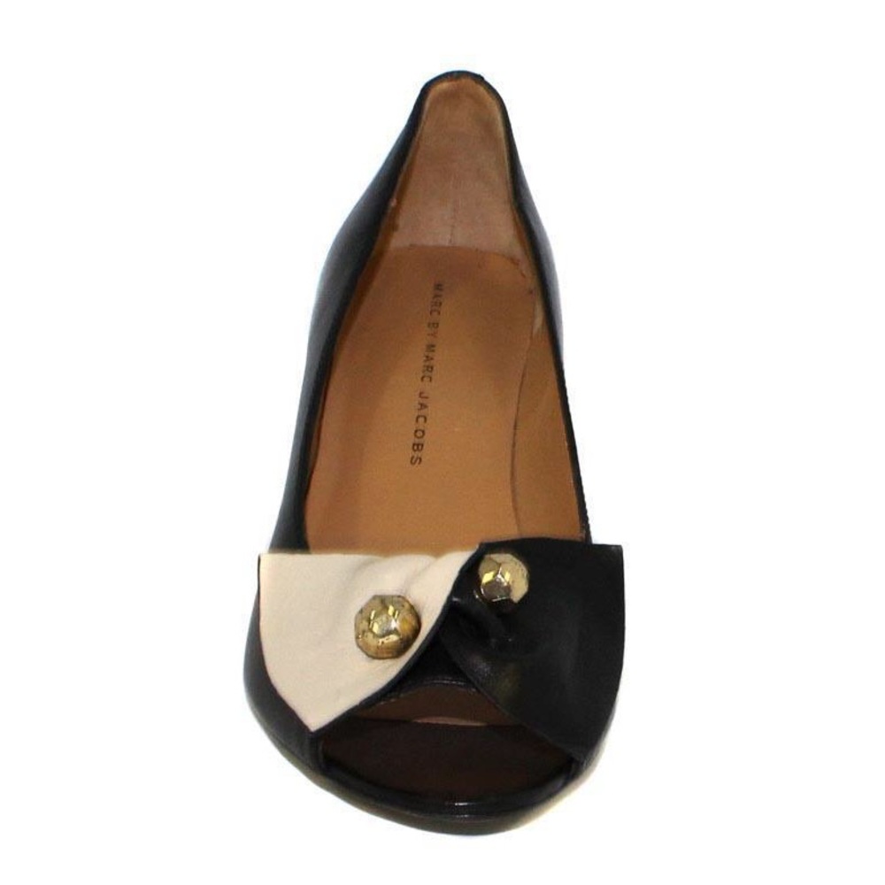 ISO Marc Jacobs 605641 Milk Black and Gold Pump - Picture 1 of 5