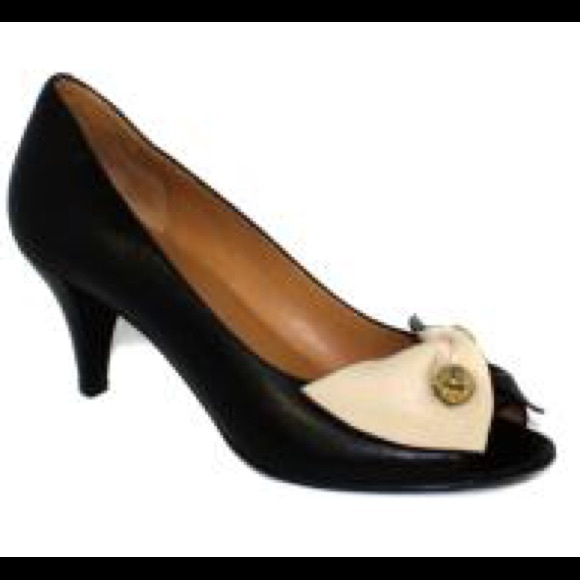 ISO Marc Jacobs 605641 Milk Black and Gold Pump - Picture 2 of 5