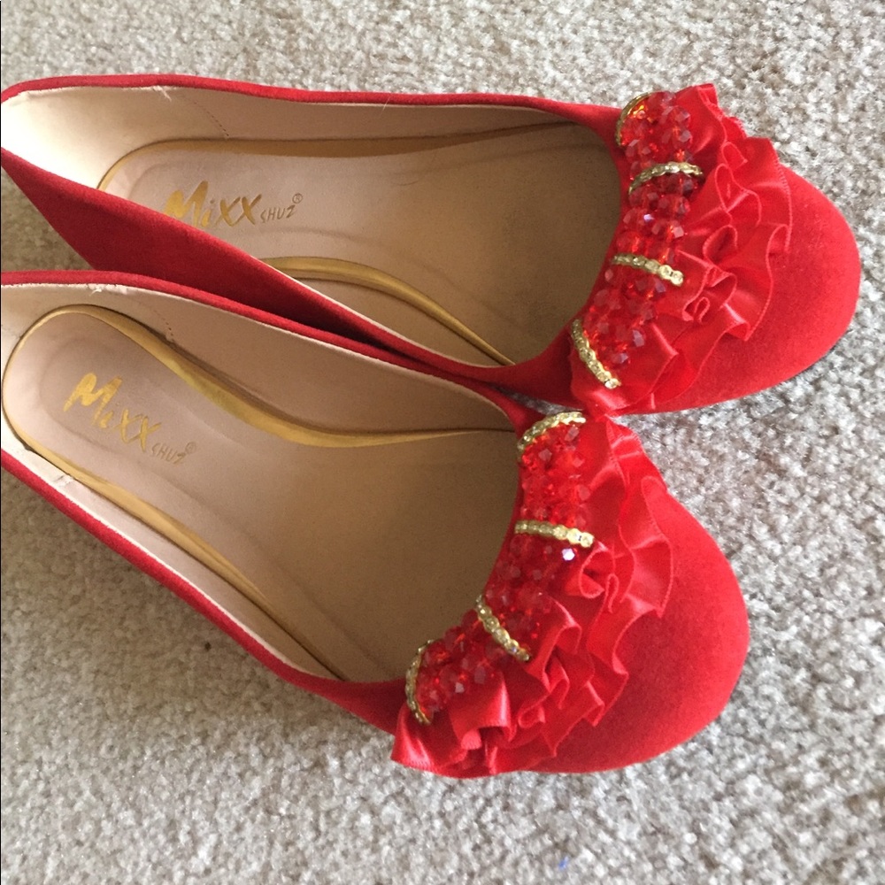 NEW Red flats