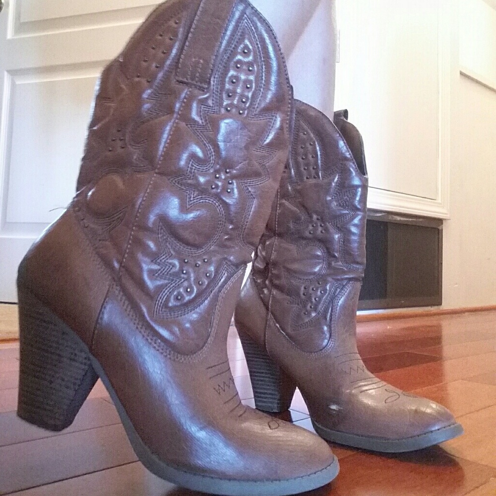 Tan Printed Textured Cowboy Boots