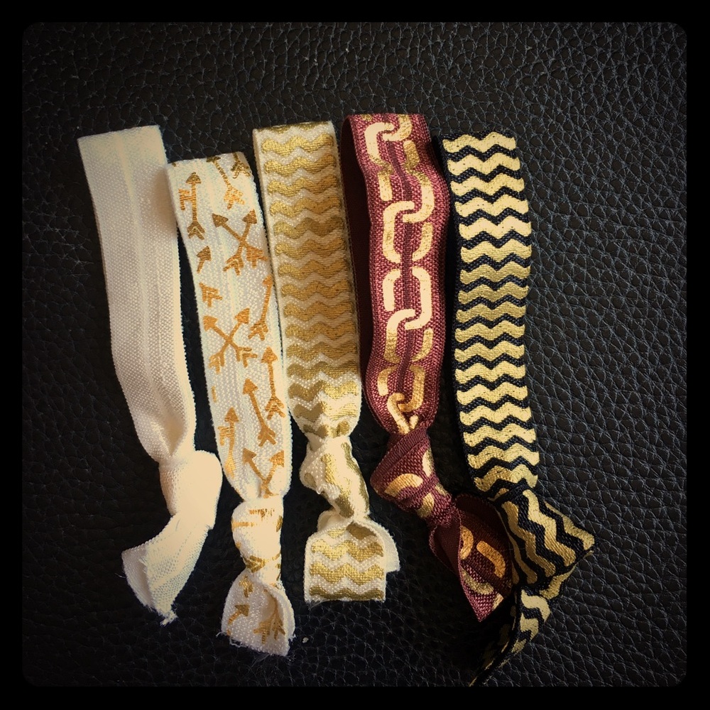 Gold-brown hair ties