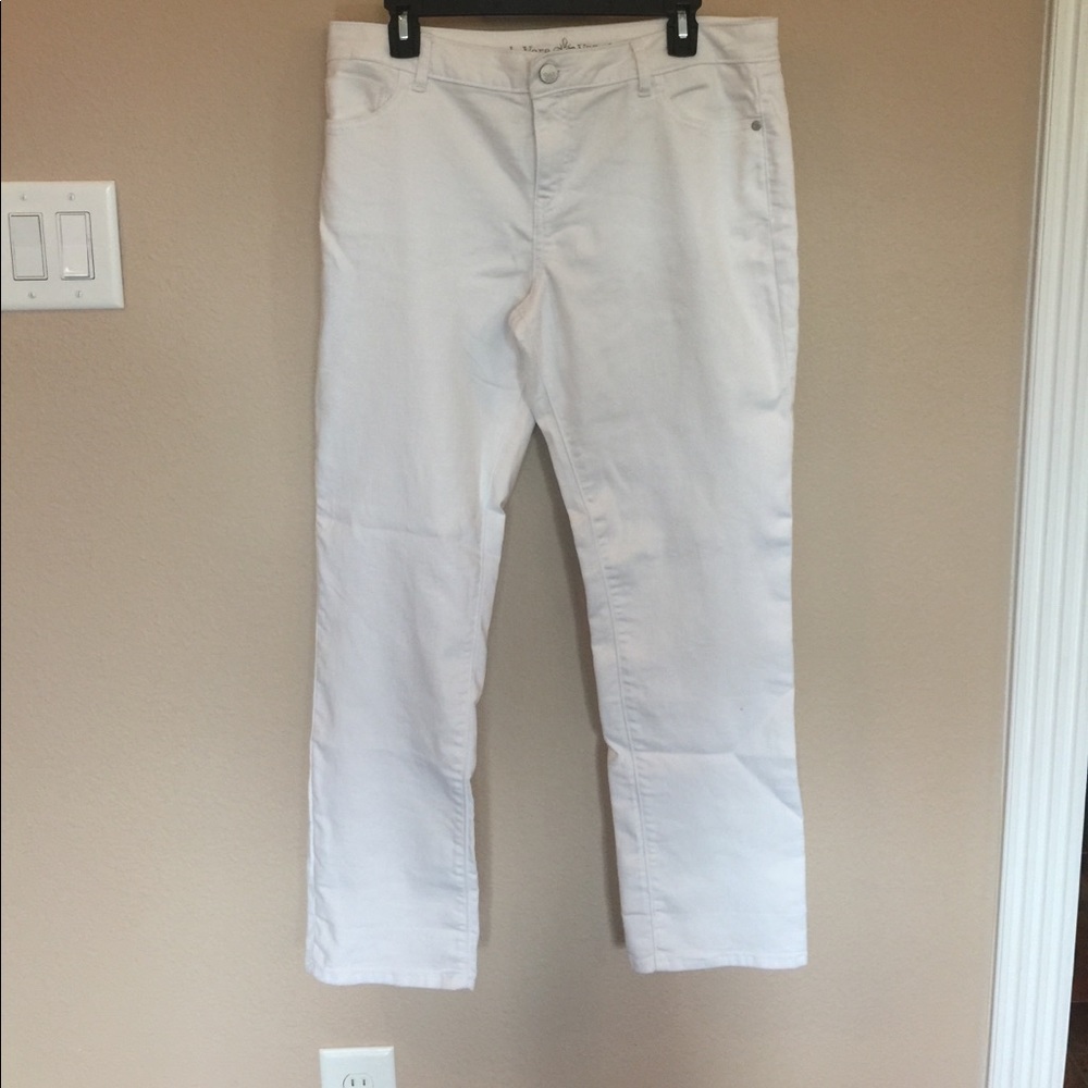 Vera Wang white jean Capri