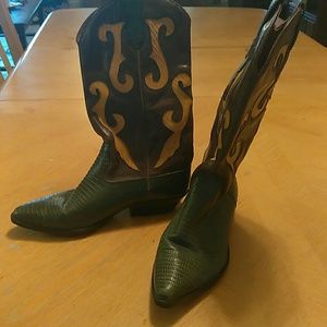 Vintage 80s cowboy boots!