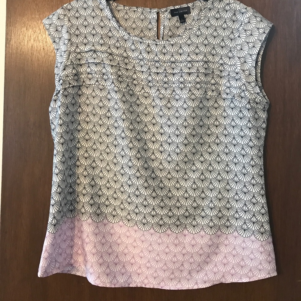 Limited blouse seashell pattern