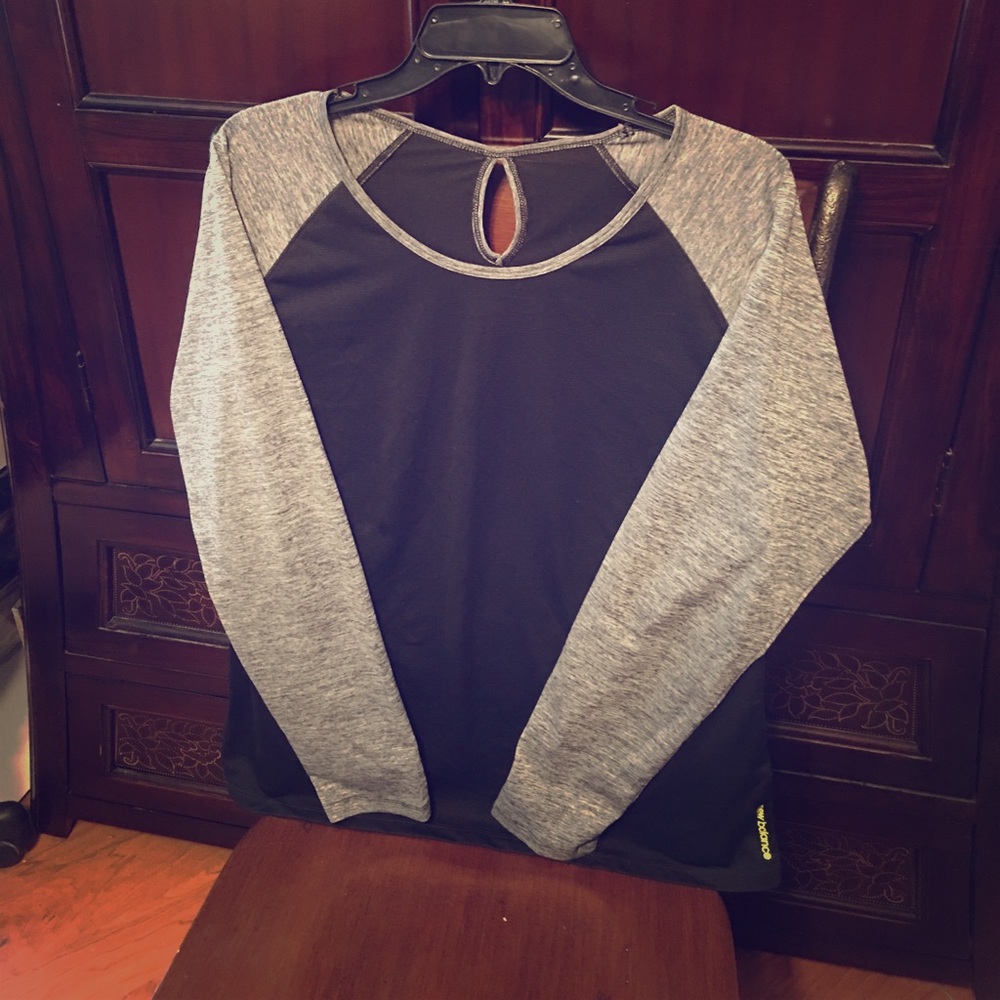 Long sleeve athletic tee