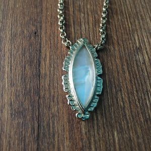 Kendra Scott mother of pearl necklace
