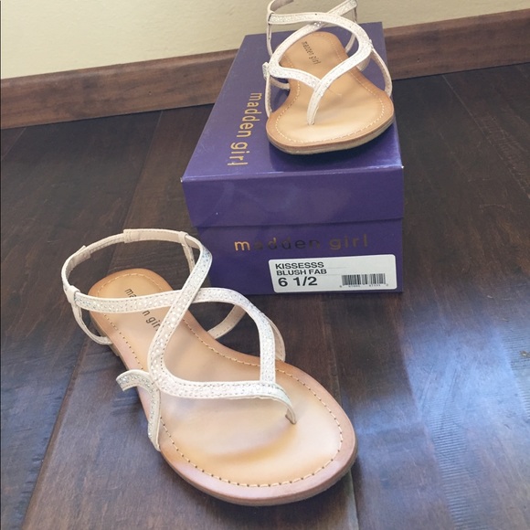 Steve Madden kisses blush fab strappy sandal! - Picture 3 of 3