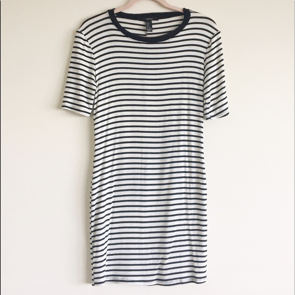 Striped T-shirt dress 😎