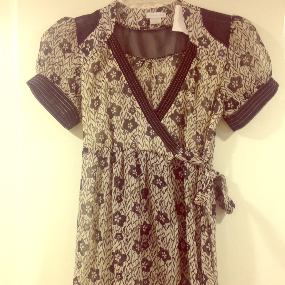 Wrap blouse with sheer detail floral print