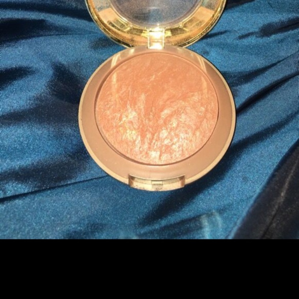 Baked bronzer