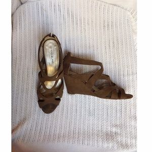 🔹24 HOUR SALE🔹Bandolino Wedges