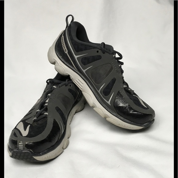 brooks pureflow boys