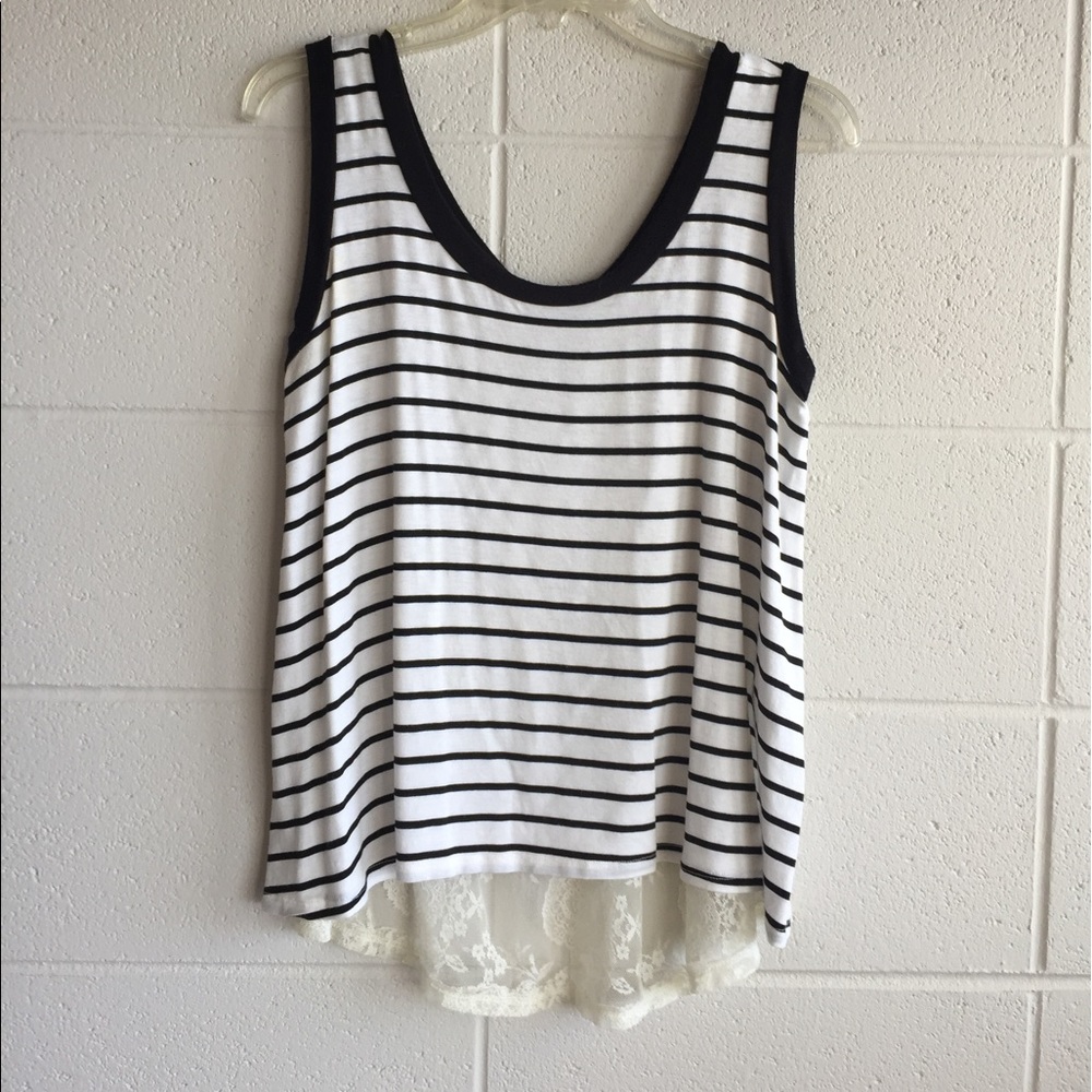 Lace back top by Yuni Los Angeles ❤️