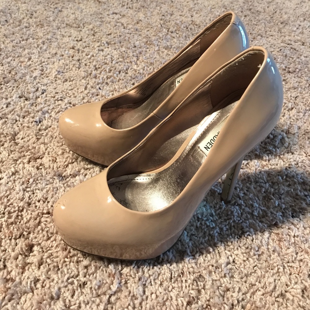 Steve Madden nude heels