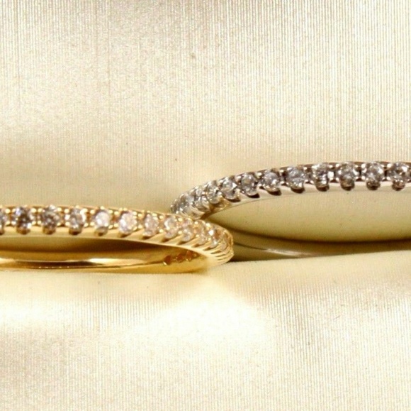 14k Solid White or Yellow Gold Wedding Band - Picture 2 of 3