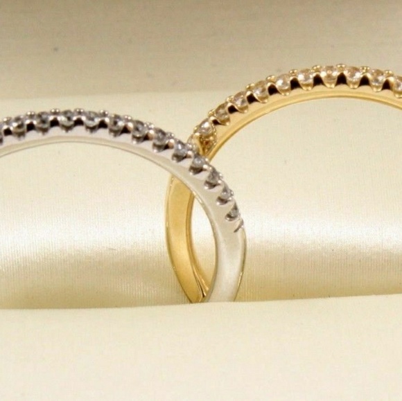 14k Solid White or Yellow Gold Wedding Band - Picture 3 of 3