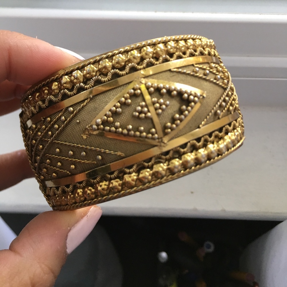 Gold bangle! 🔔