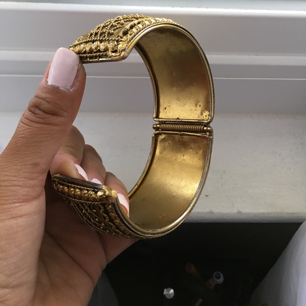 Gold bangle! 🔔 - Picture 4 of 5
