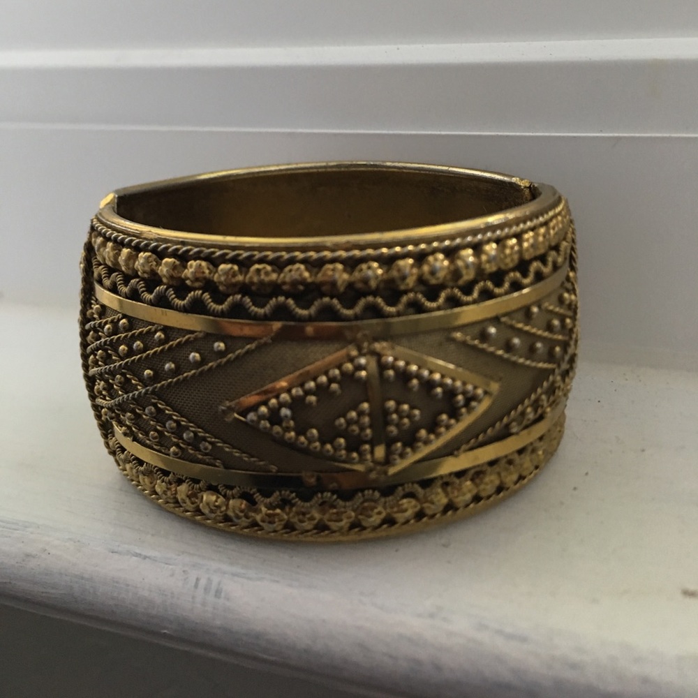 Gold bangle! 🔔 - Picture 5 of 5