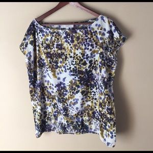 Elastic waist top