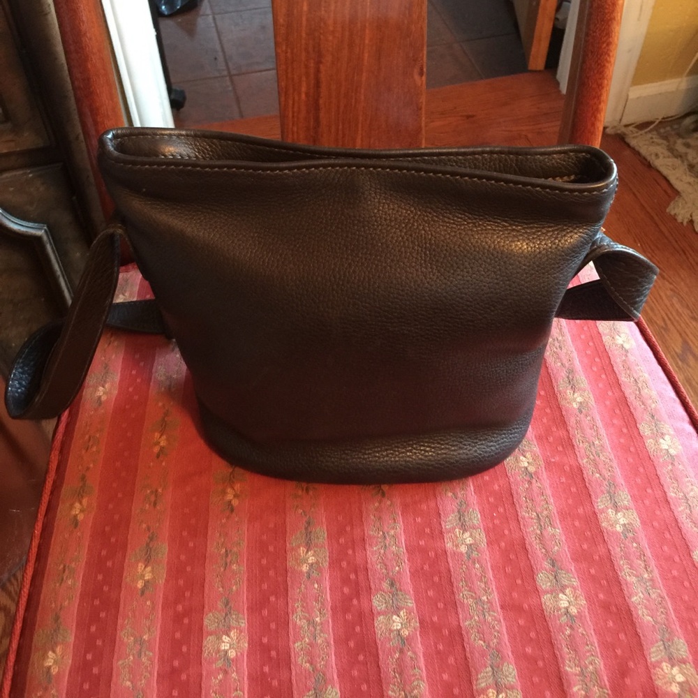 Vintage brown leather COACH Cross body bucket bag.