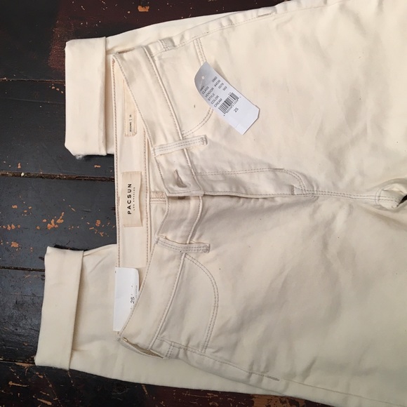 NWT Pacsun Cream Jegging Jeans!!🌈 - Picture 2 of 2