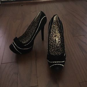 Jessica Simpson Jeorge Heels