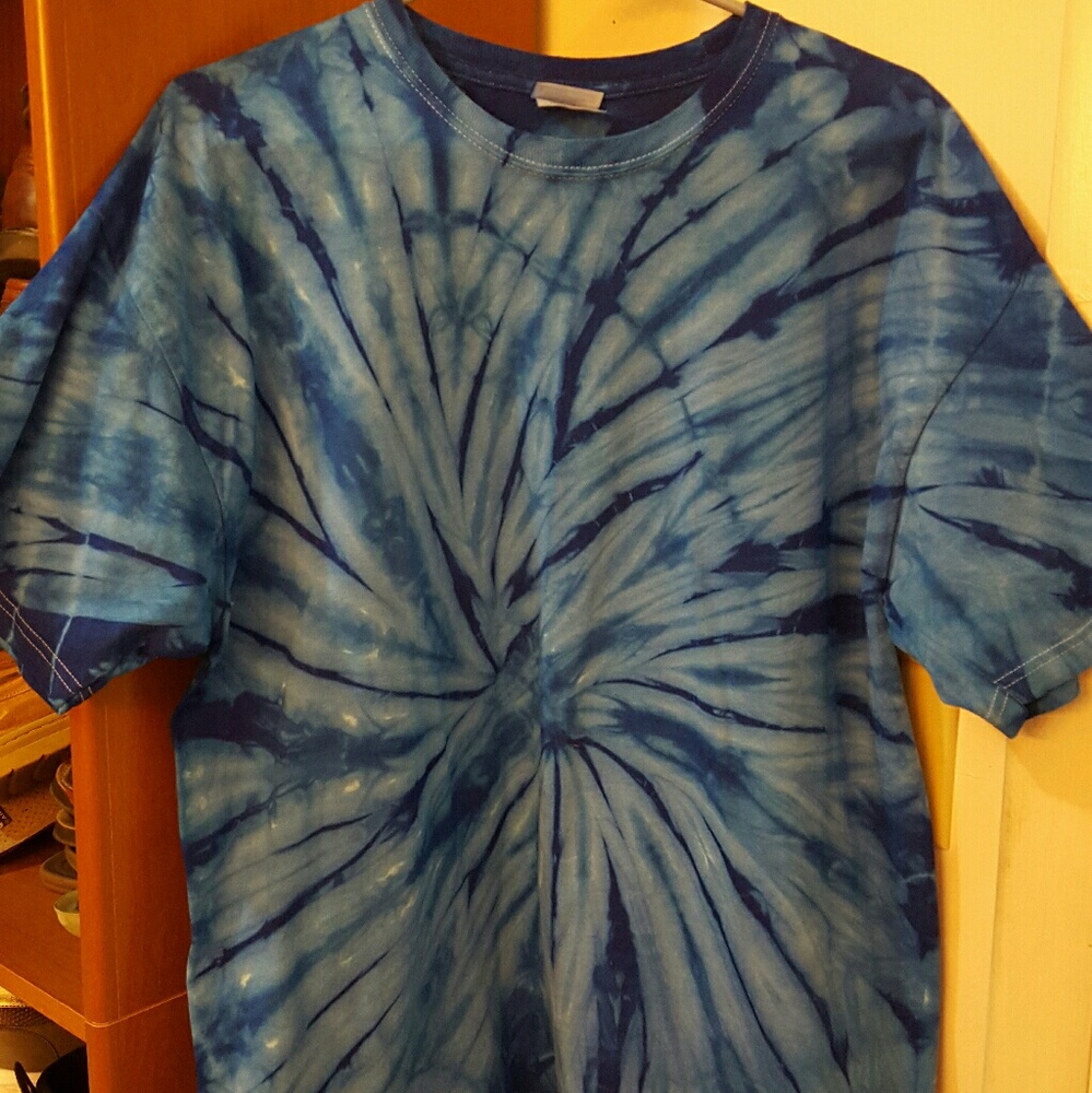 BOGO Mens tie die tshirt