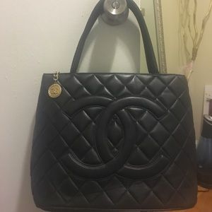 Quilted Black Handbag