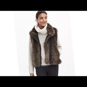 Banana Republic Faux Fur Vest XS