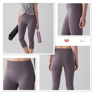 Lululemon size 6 Free to Flow Crop workout pant