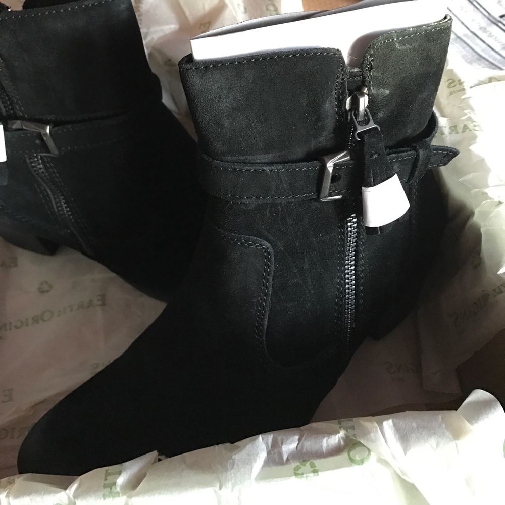 Earth Origins suede boots BLACK NEW IN BOX 8.5M