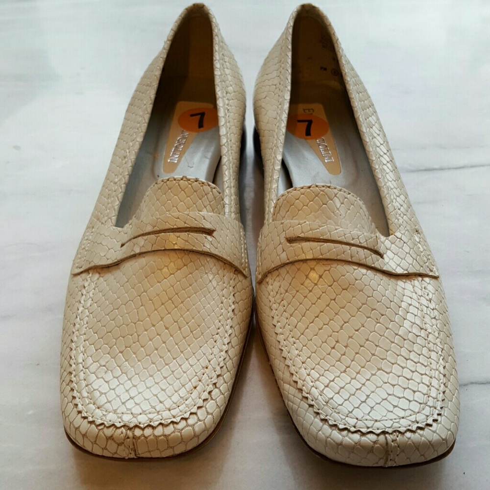 Enzo Angiolini leather loafer shoe