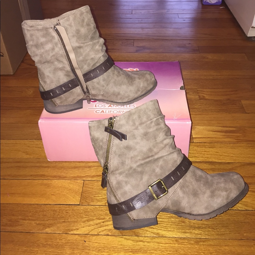 Brand New Slouchy Booties