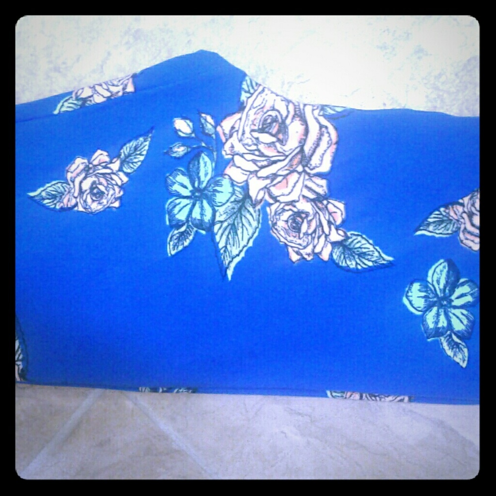 EEUC (worn once) lularoe one