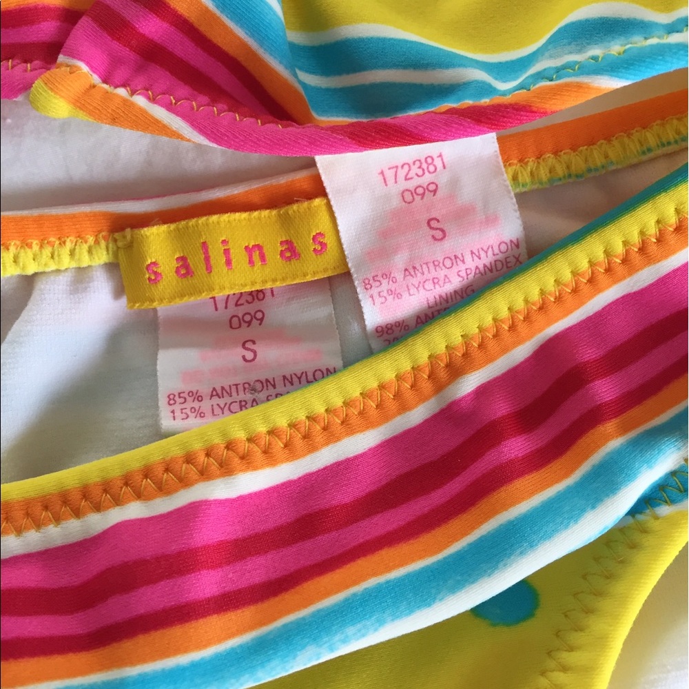 Adorable Brazilian cut bikini - Picture 3 of 3