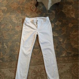 American Eagle white stretchy jeans