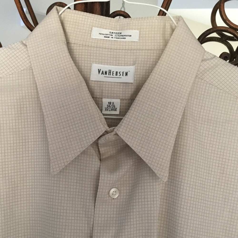 Pattern button down. - Picture 2 of 3