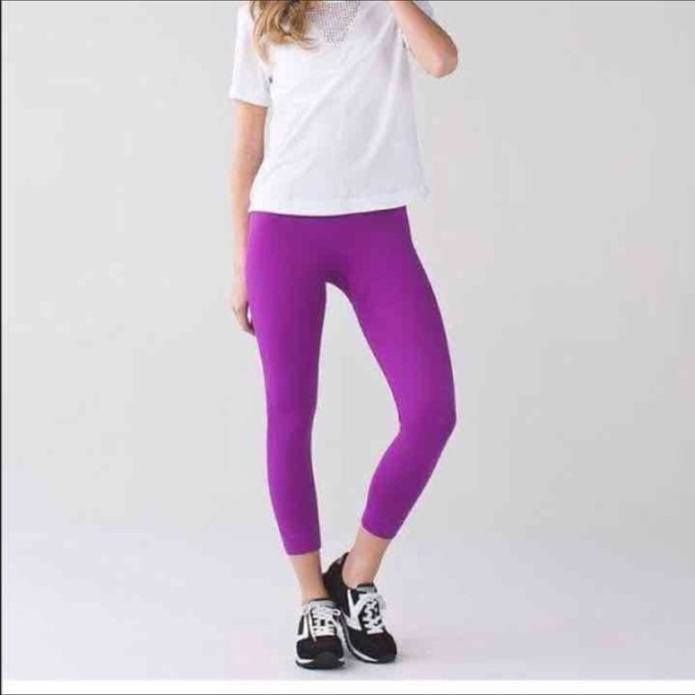 Lululemon size 6 Zone in Crop