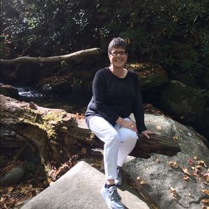 Meet your Posher, Gena